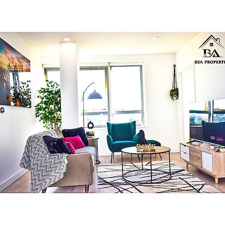City Centre Apartment Close To Ascot & Legoland Sleep Upto 4 Guests - Parking On Request! Bracknell Zewnętrze zdjęcie