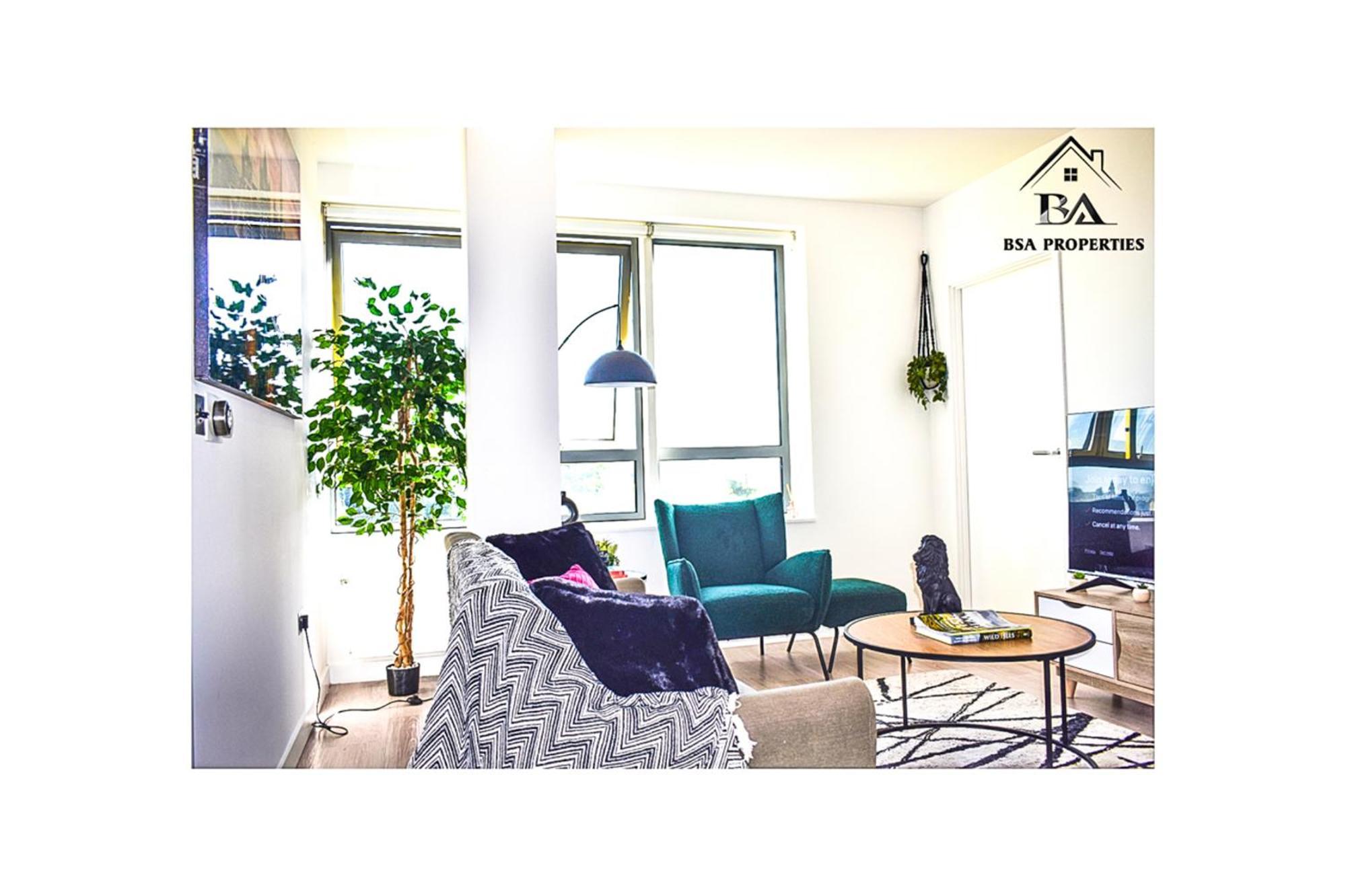City Centre Apartment Close To Ascot & Legoland Sleep Upto 4 Guests - Parking On Request! Bracknell Zewnętrze zdjęcie