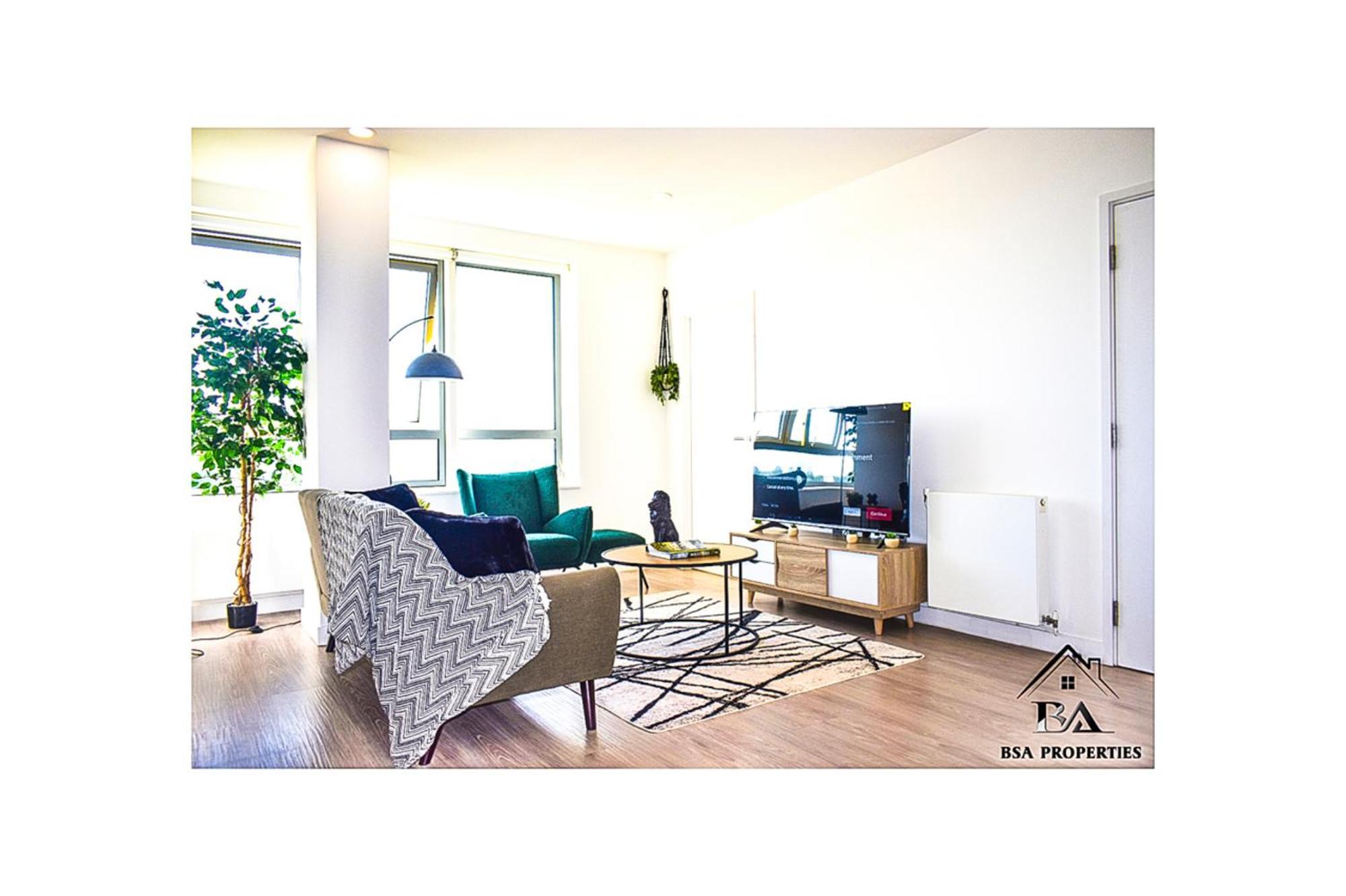 City Centre Apartment Close To Ascot & Legoland Sleep Upto 4 Guests - Parking On Request! Bracknell Zewnętrze zdjęcie